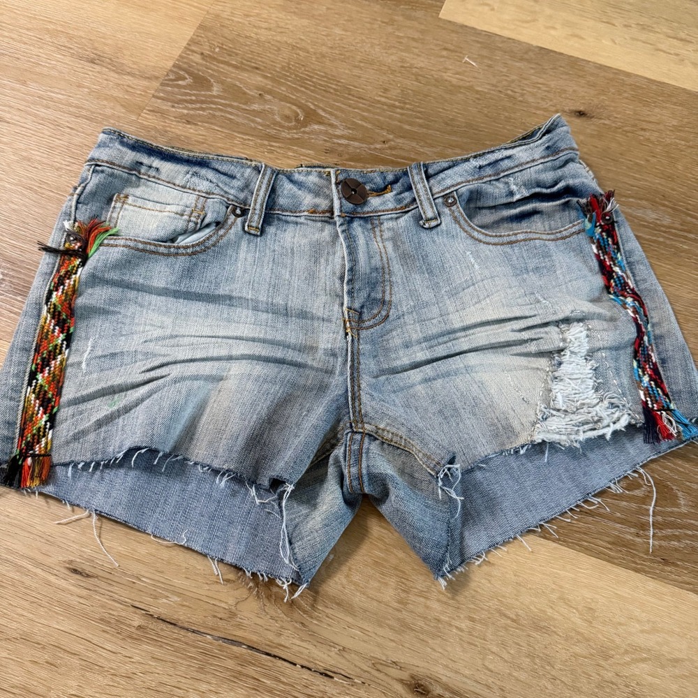 Dollhouse Boheme Womens Distressed Denim Shorts Boho Tapestry Trim Blue Size 13